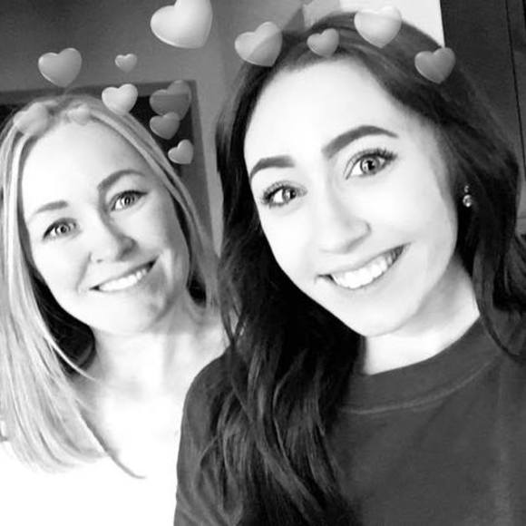 Meet your Posher, Julia - Picture 1 of 1